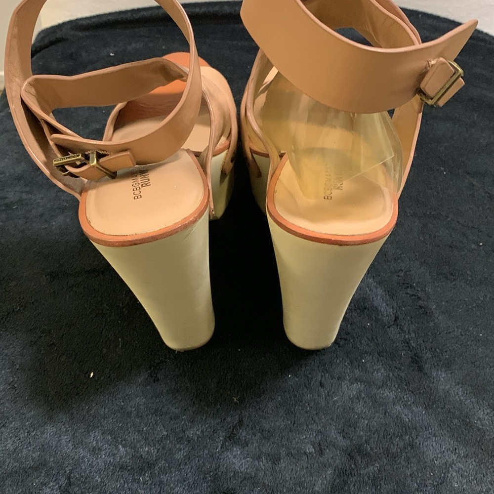 BCBGMAXAZRIA RUNWAY PLATFORMS - Picture 7 of 8